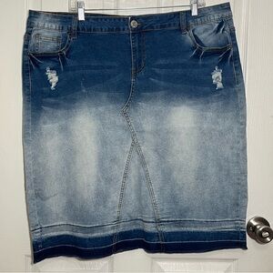 NWOT BE GIRL Ombré faded Light Wash Knee Length Denim Skirt | size 3XL